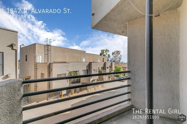 Building Photo - 1842 N Alvarado St