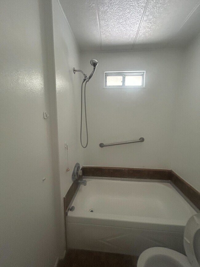 Building Photo - 3601 E Wyoming Ave