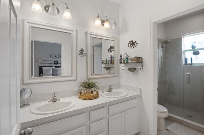 Building Photo - Sanford - 3 Bedroom, 2.5 Bathroom - $2,245.00