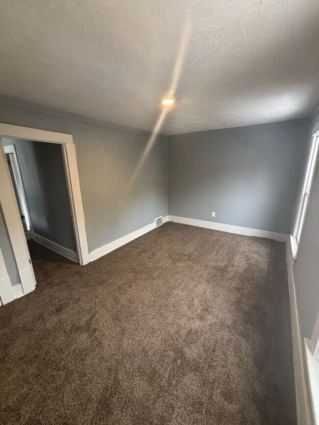 Building Photo - Updated 3 Bedroom Home in Akron!