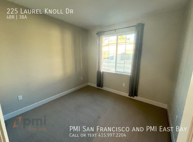 Building Photo - Modern 4-Bedroom Townhouse in Muir Heights...