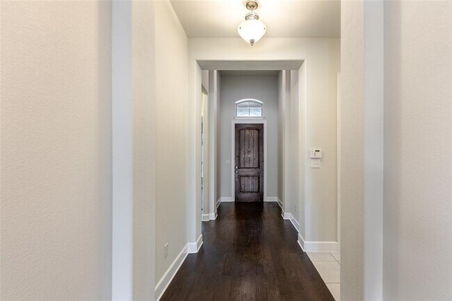 Building Photo - 3043 Hidalgo Loop