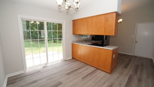Building Photo - 116 Howell Dr