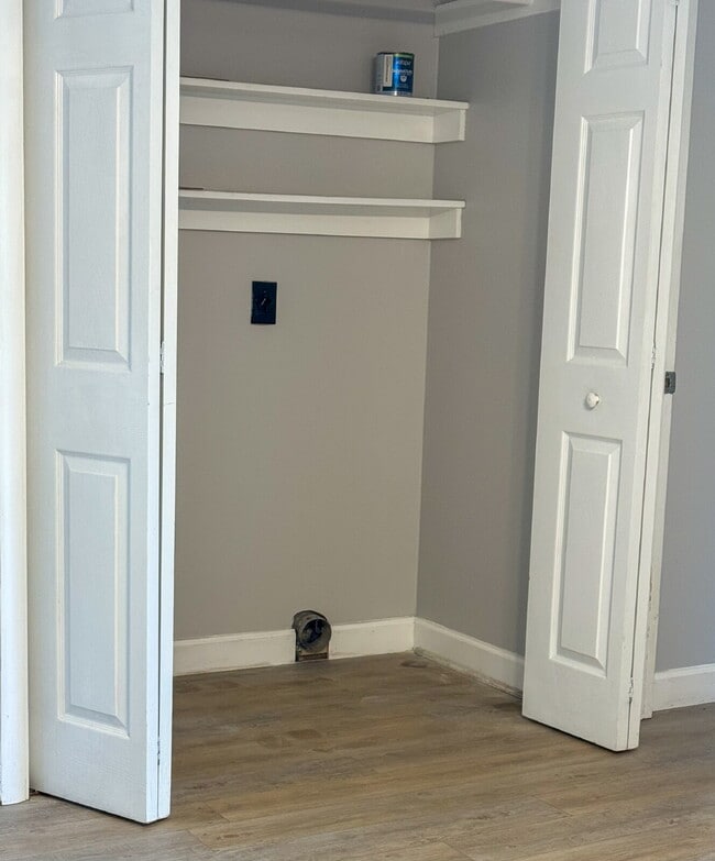 Building Photo - Beautifully Updated Rental in the Heart of Lynn Haven
