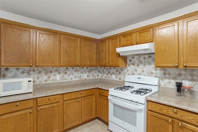 Building Photo - 1617 Gaylord Dr