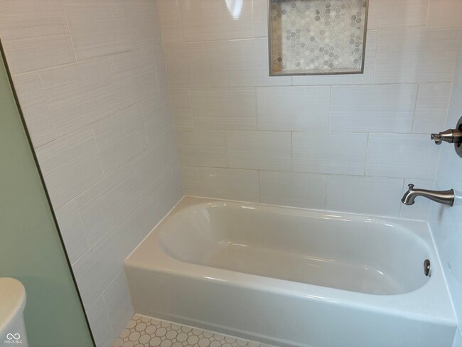 Building Photo - 1430 N New Jersey St