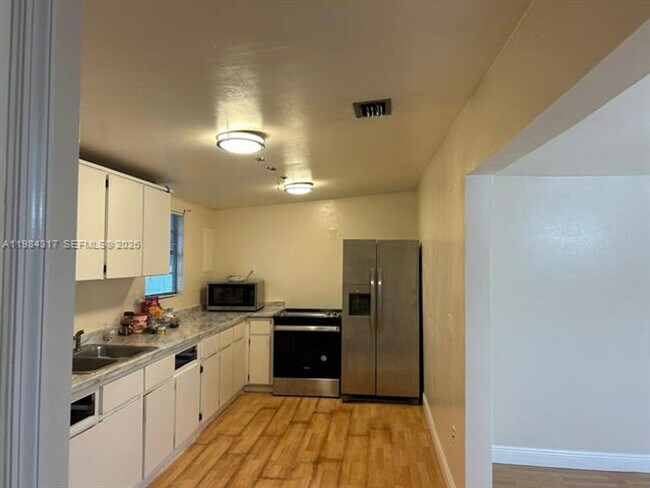 Building Photo - 8866 SW 126th St