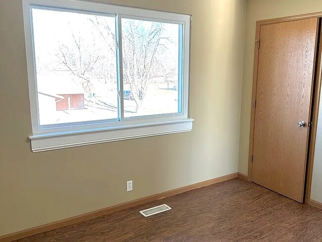 Building Photo - 309 Biggs Dr