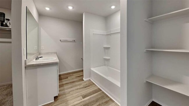 Building Photo - 6132 Holm Oak Rd