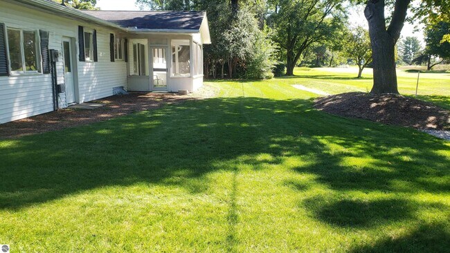 Building Photo - 213 Fairlane Dr