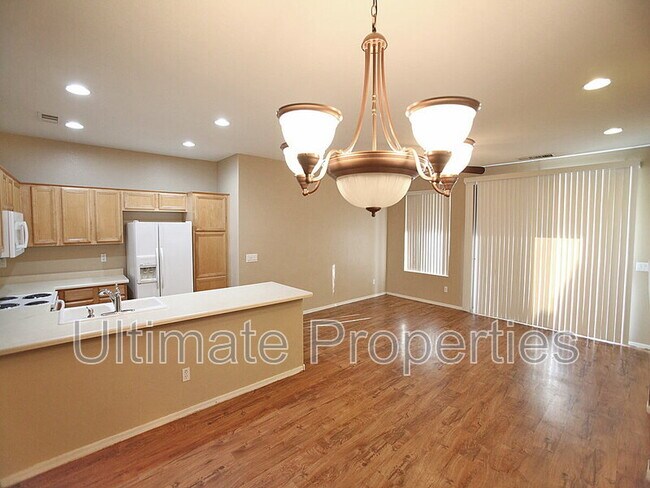 Building Photo - 8865 N 66th Dr