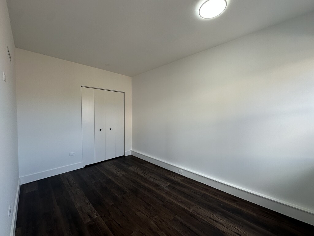 Building Photo - 1553 W Hollywood Ave