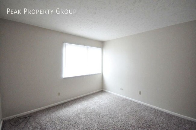 Building Photo - Available Fall 2025! 2 Bedroom Apartment N...