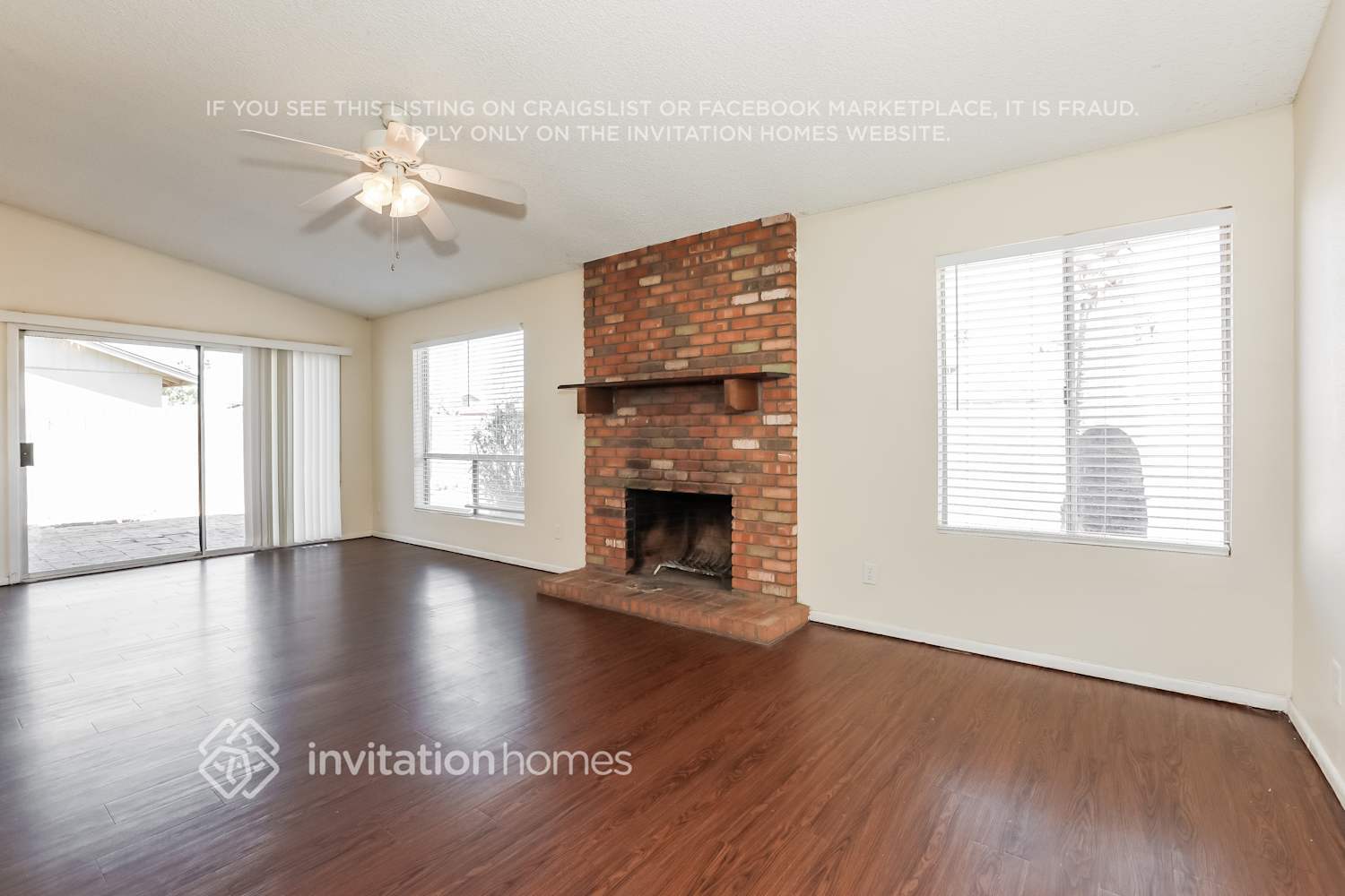 Building Photo - 726 W Laguna Azul Ave