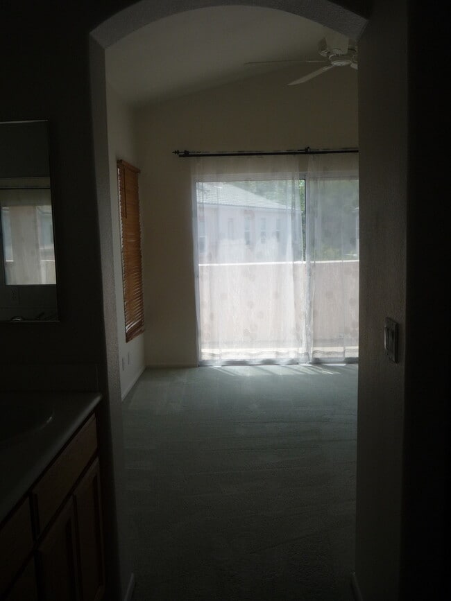 Building Photo - Charming Two-Story Townhome in Union Square