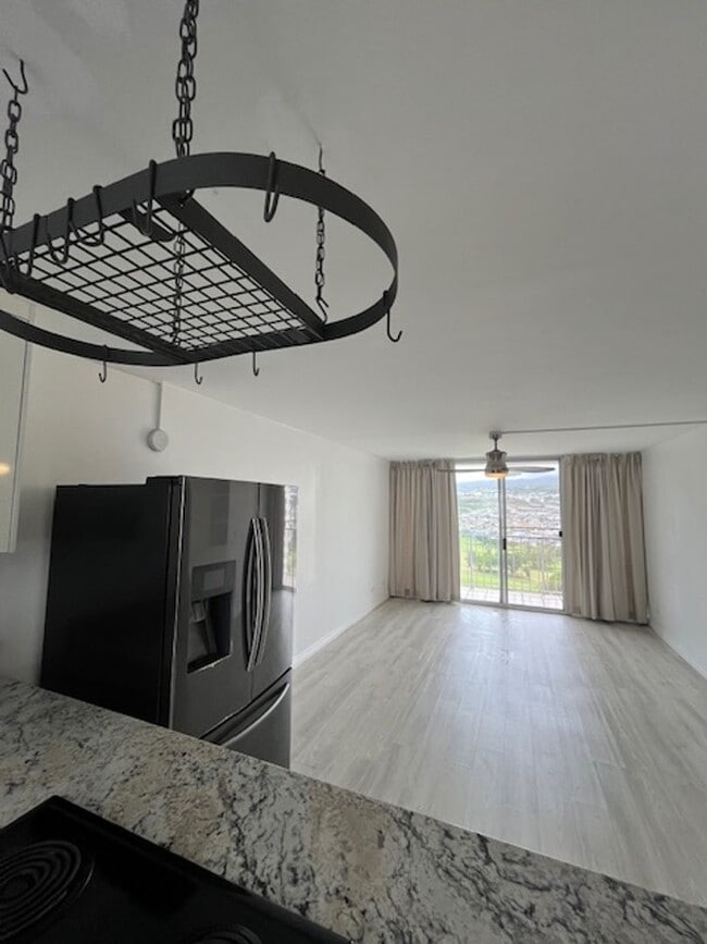Building Photo - Greenwood 2 Bed/1.5 bath Apartment with 1 ...