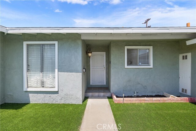 Building Photo - 3605 E Almond Ave