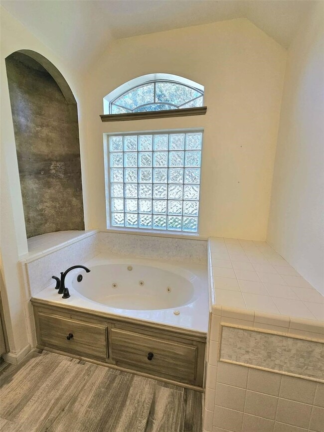 Building Photo - 3214 E Cedar Hollow Dr