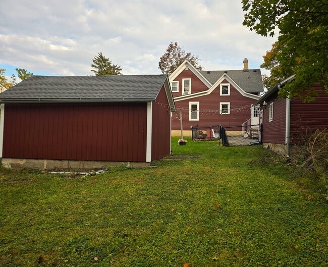 Building Photo - 14 Lincoln Pkwy