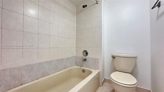 Building Photo - 413 Lakeview Dr