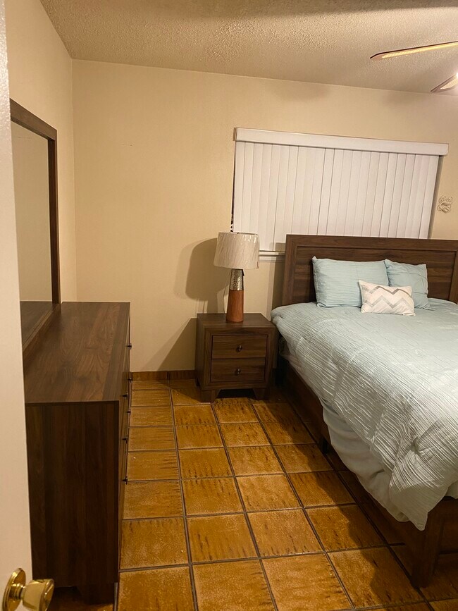 Building Photo - 1724 Griffith Ave