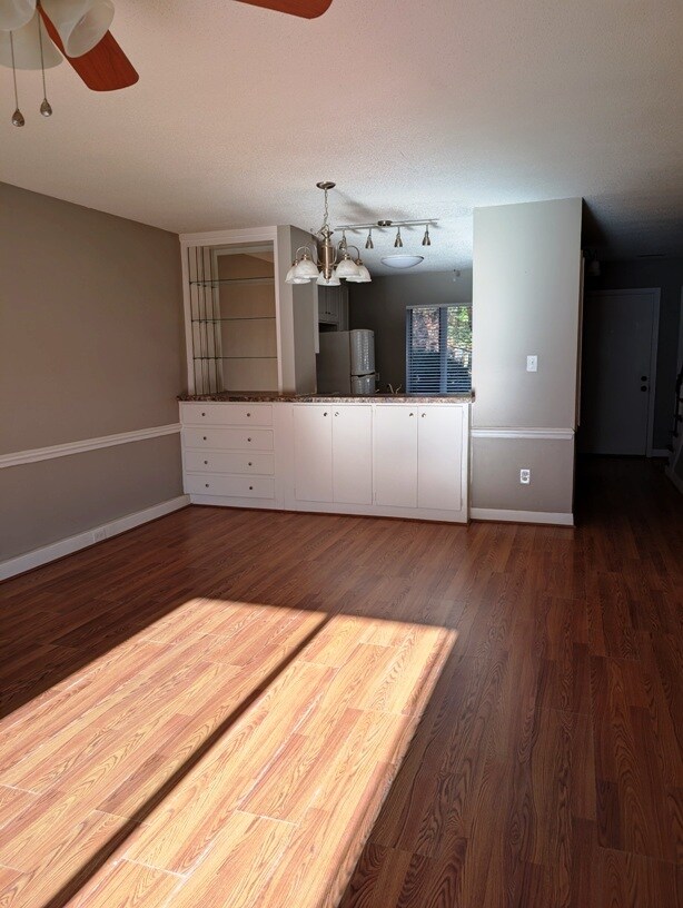 Building Photo - 3501 Christopher Dr NW