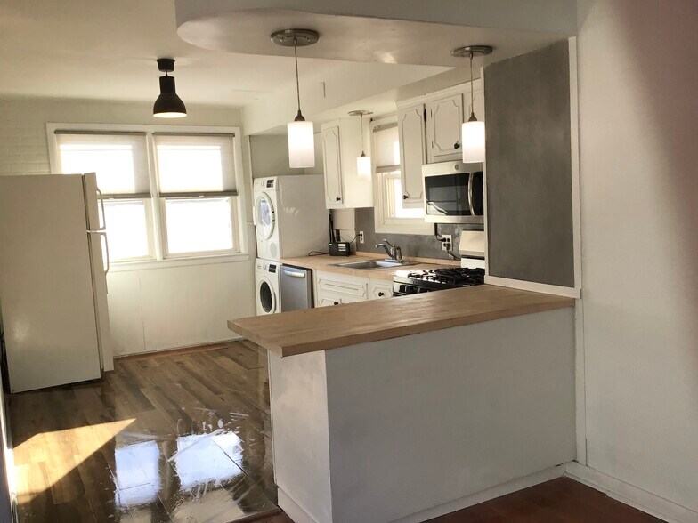 Building Photo - 506 Gregory Ave