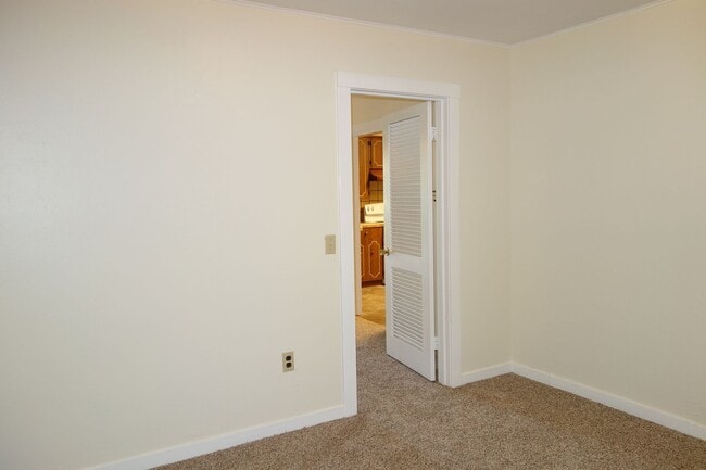 Building Photo - ? Charming Country Home Available November! ?
