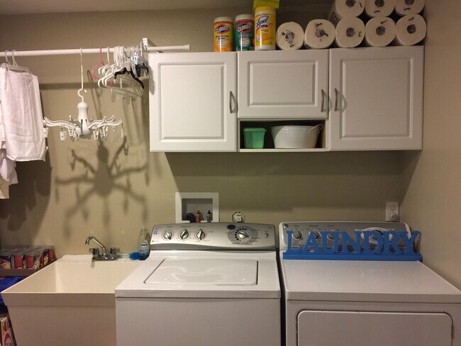 Building Photo - Large Family Lehi Home available now!