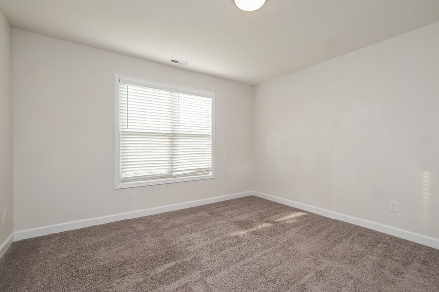 Building Photo - 39 Grand Manor Ct