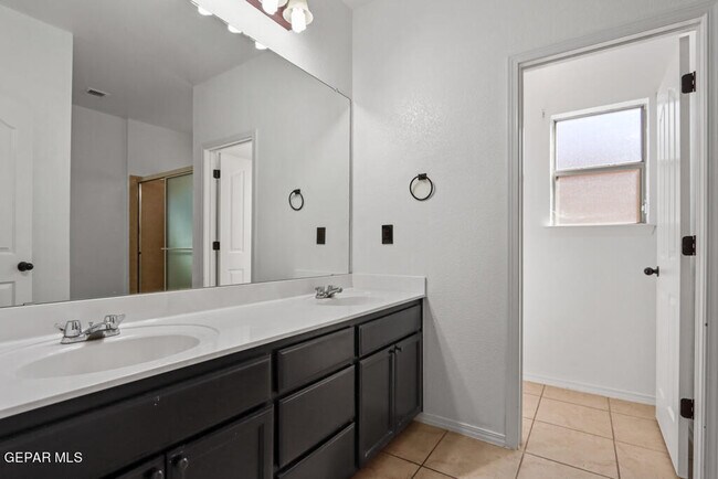 Building Photo - 14685 Holsteiner Ct