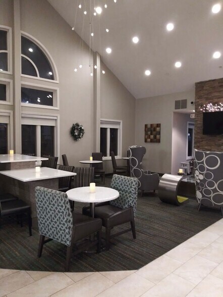 Building Photo - 9 Residence Inn Dr