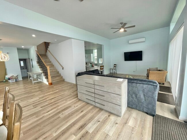 Building Photo - 87-1450 Farrington Highway, Unit Ocean side