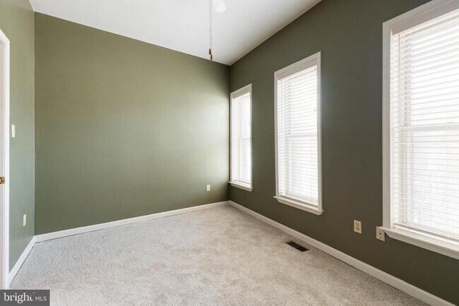 Building Photo - 1025 S Hanover St