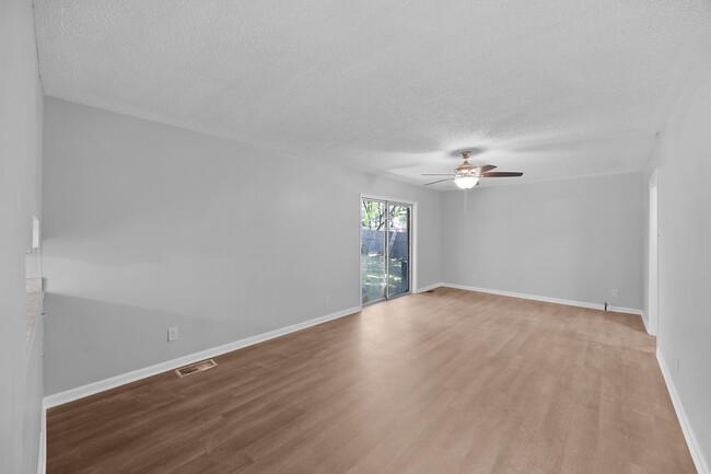 Building Photo - 69 Ridgeview Dr