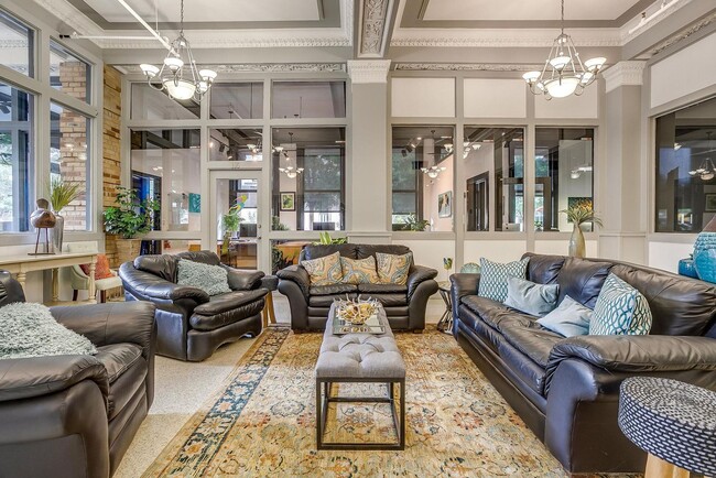 Building Photo - Beautiful 1 Bed- 1 Bath in Houston Place Lofts- Downtown Fort Worth- 76102