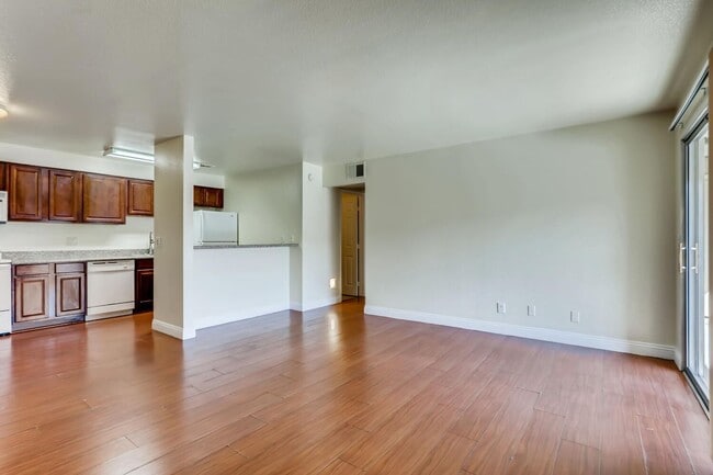 Building Photo - 5229 Indian River Dr