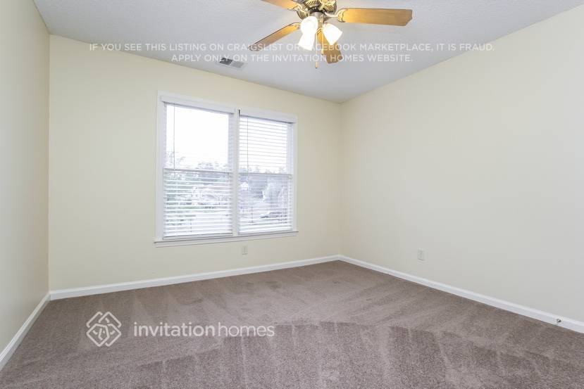 Building Photo - 175 Park Meadows Dr SW
