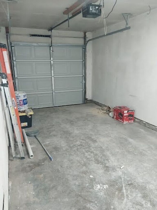 Building Photo - 2240 S Bonn St