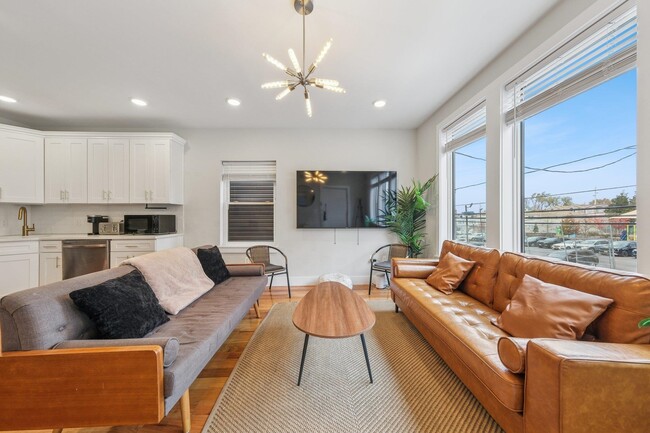 Building Photo - 183 Gates Ave