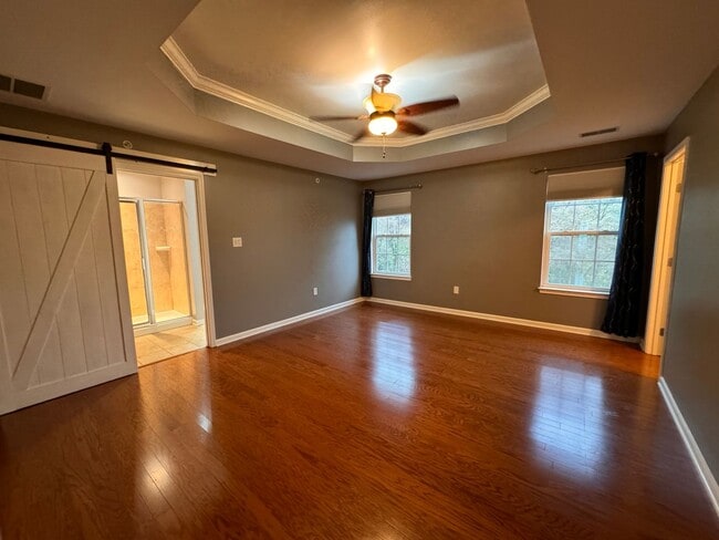 Building Photo - Beautiful 3 Bedroom town-home in Haymaker Pointe