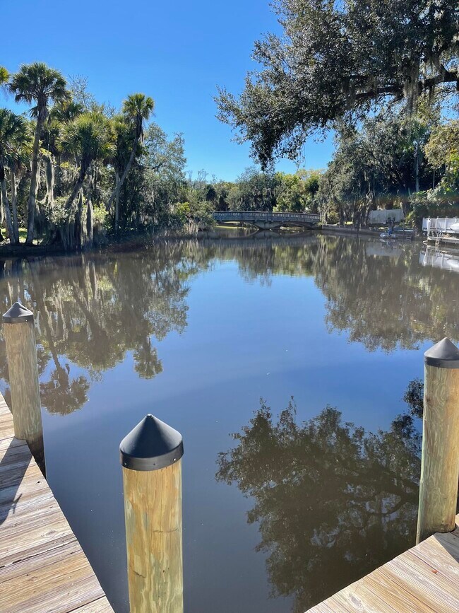 Building Photo - 196 SW Kanner Hwy