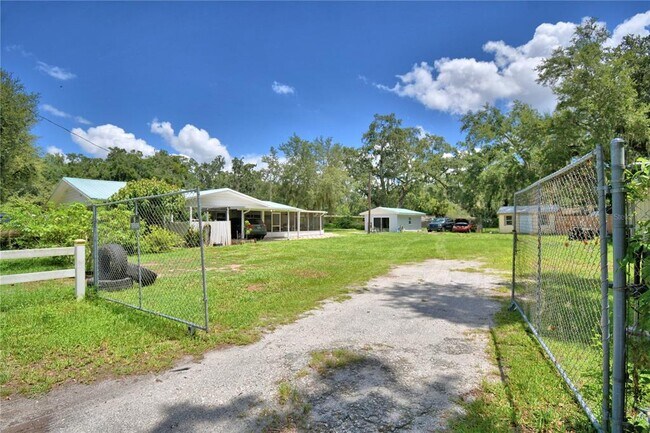 Building Photo - 250 Chamberlain Dr