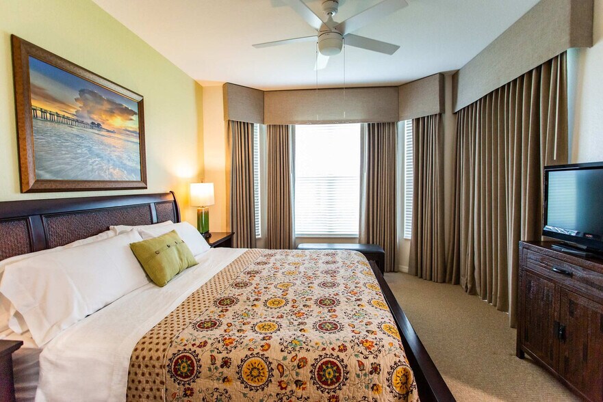 Building Photo - 8006 Lely Resort Blvd