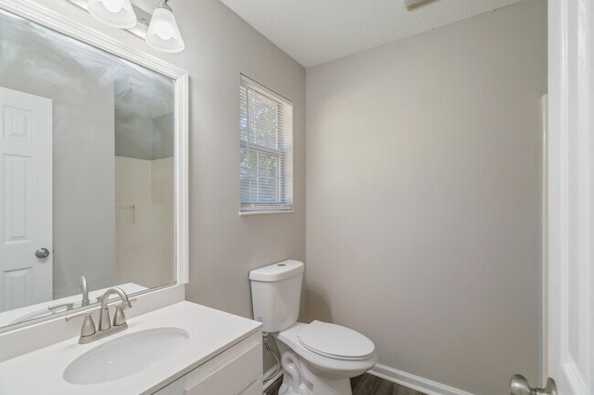 Building Photo - 7700 Bellchase Ln