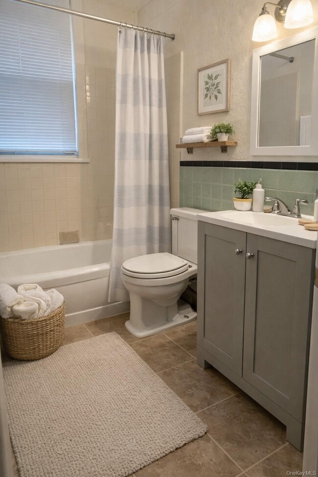 Building Photo - 14 Stevens St