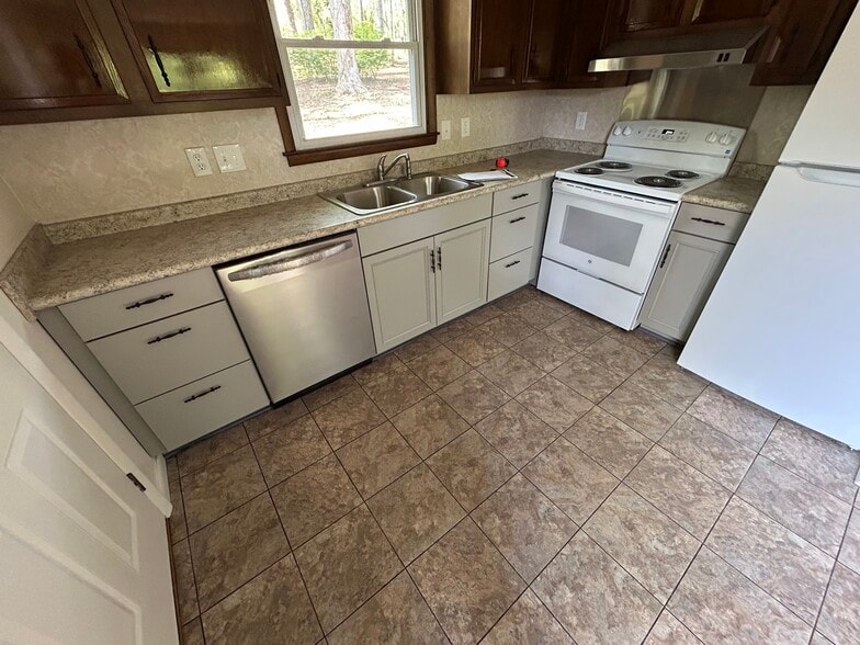 New kitchen - 115 Wakefield Dr