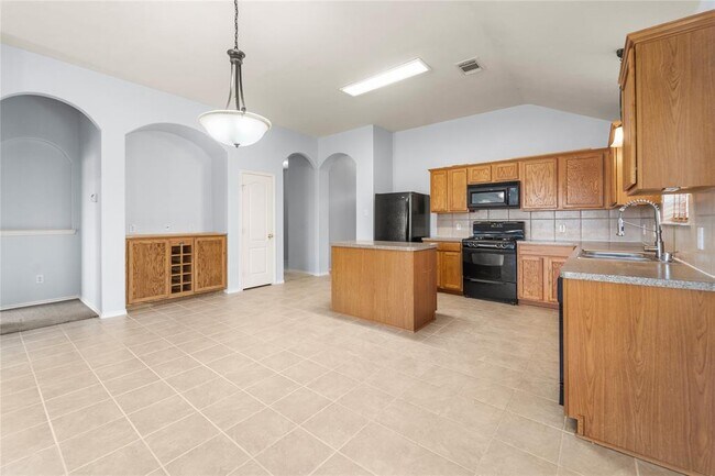 Building Photo - 3511 Cypress Village Dr