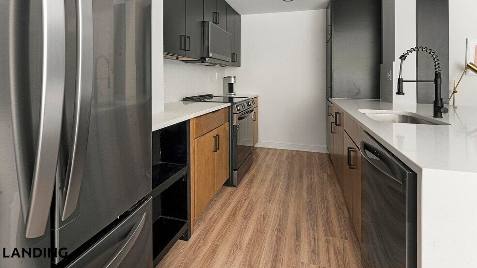 Building Photo - 1550 Clarendon Blvd