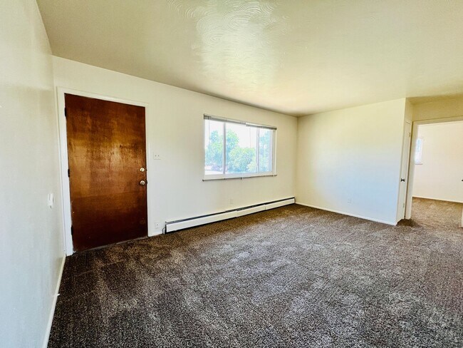 Building Photo - $0 DEPOSIT OPTION. 2 BED 1 BATH IN SOUTH W...